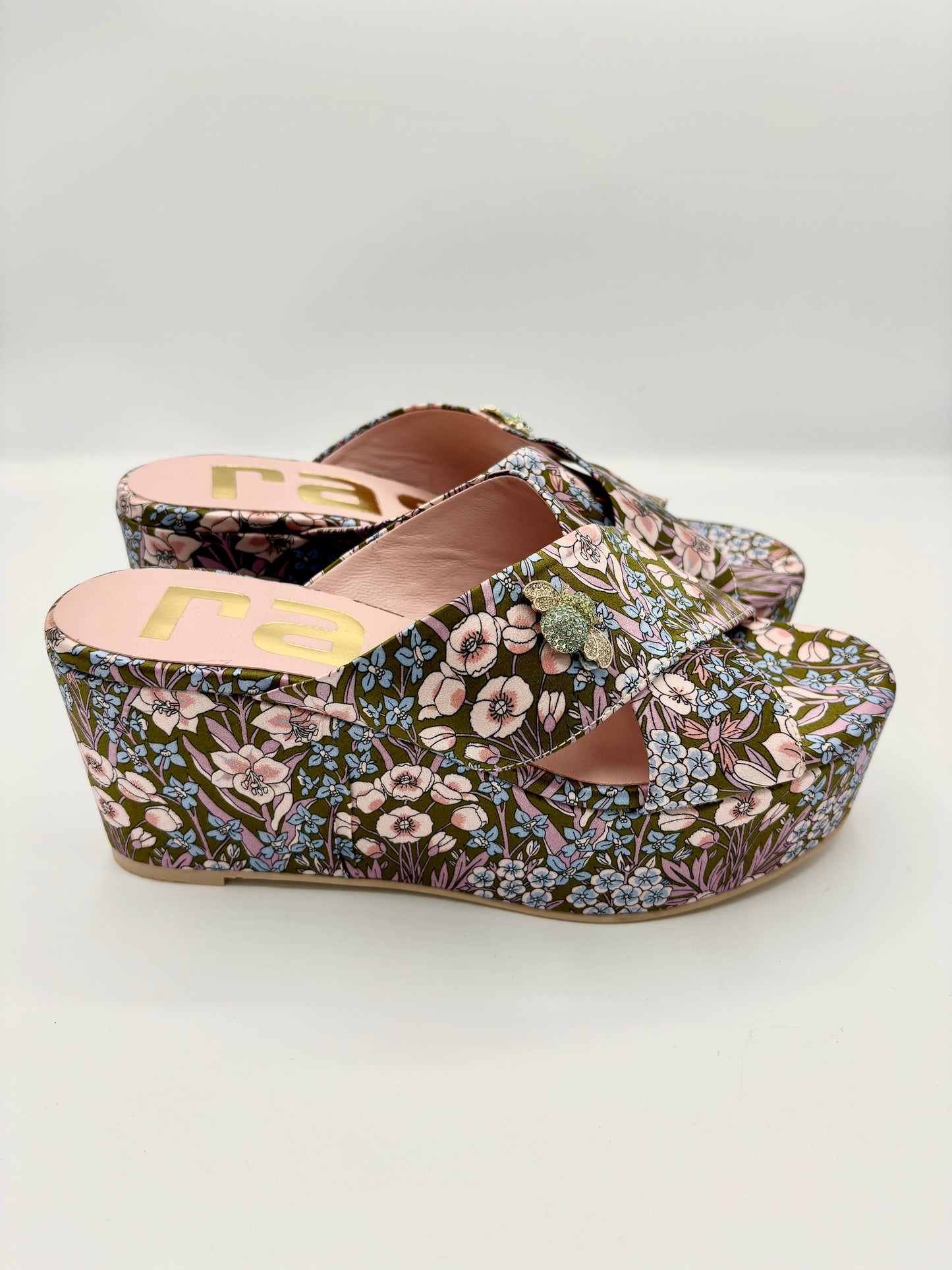 LIBERTY NUDE WEDGES