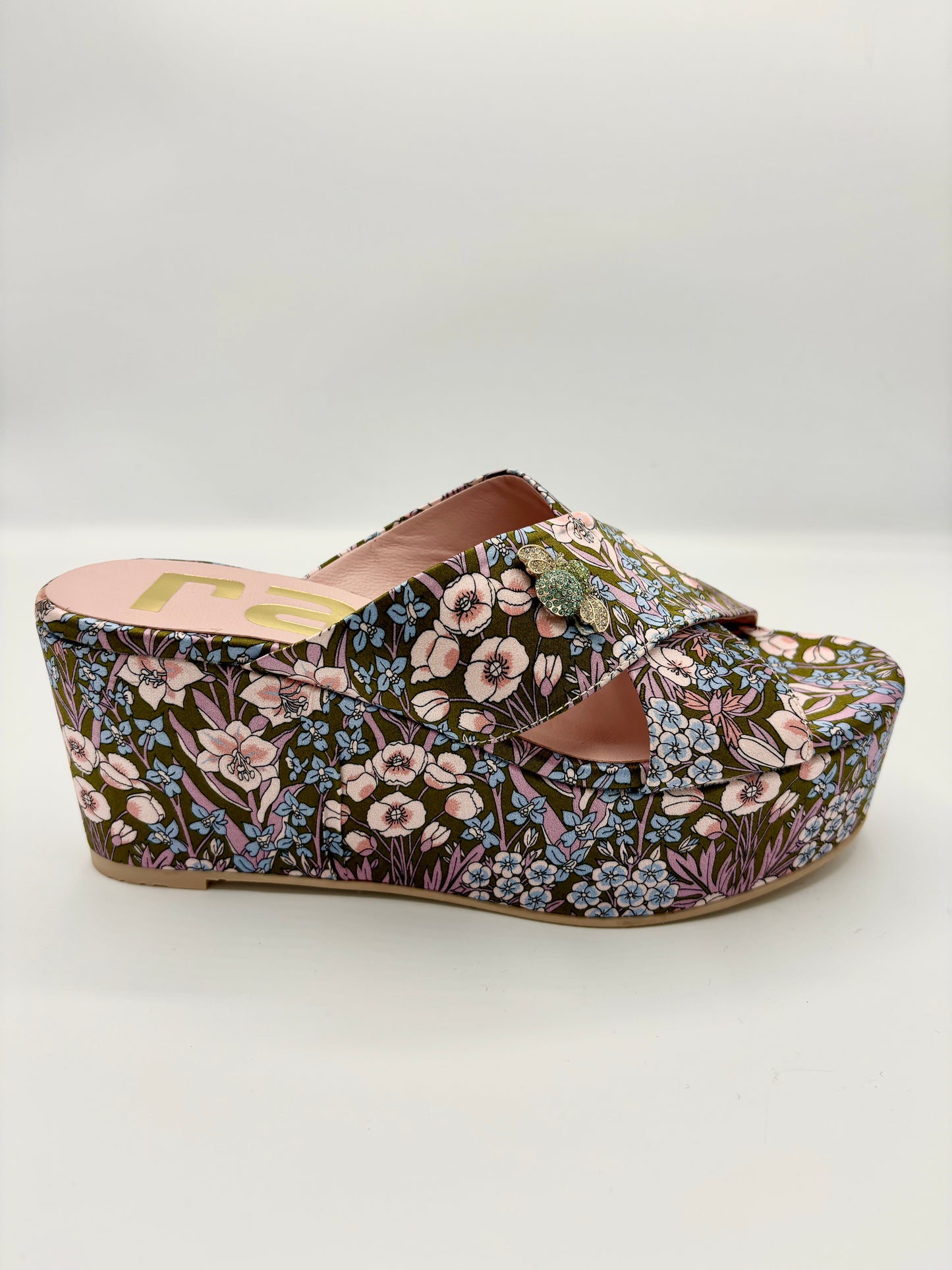 LIBERTY NUDE WEDGES