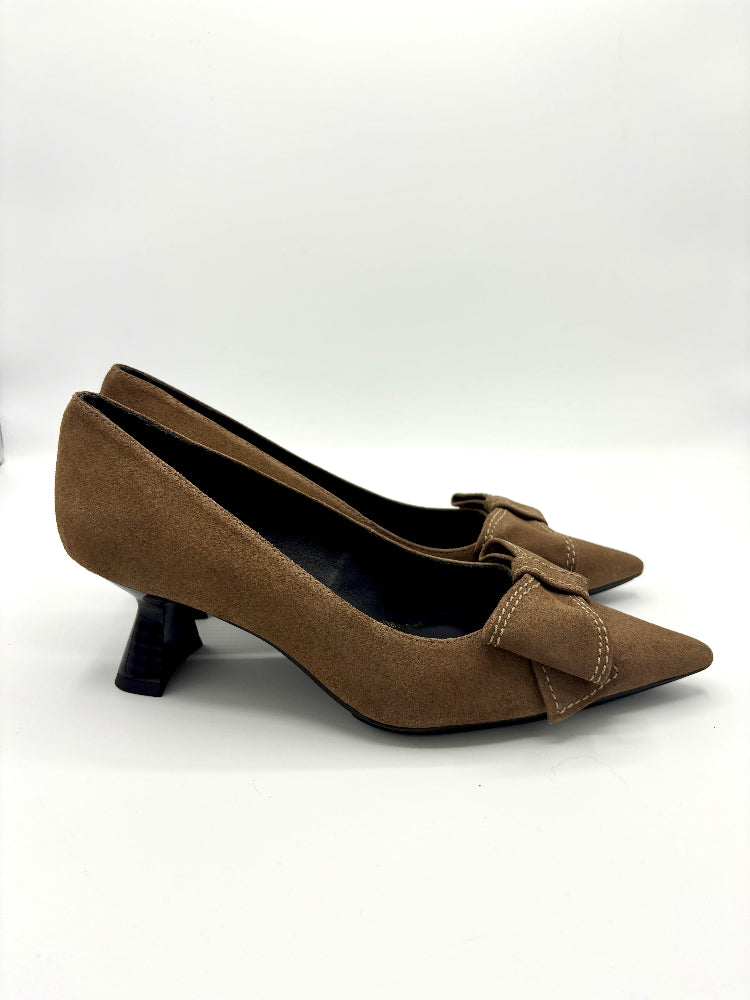 LODI KALA BOW PUMP TAUPE BEIGE