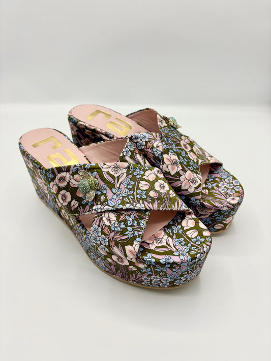 LIBERTY NUDE WEDGES