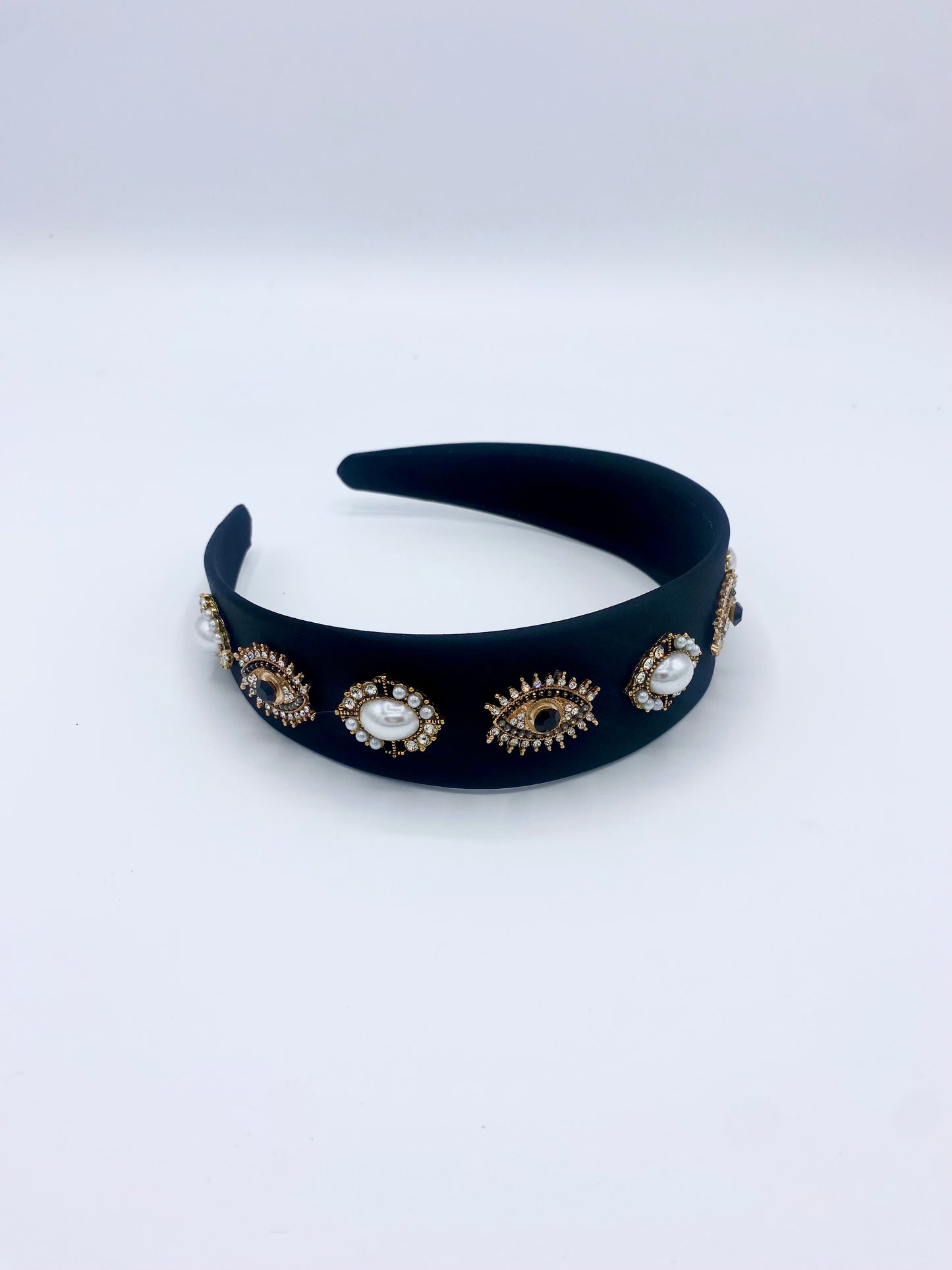 HEADBAND EYES AND PEARLS