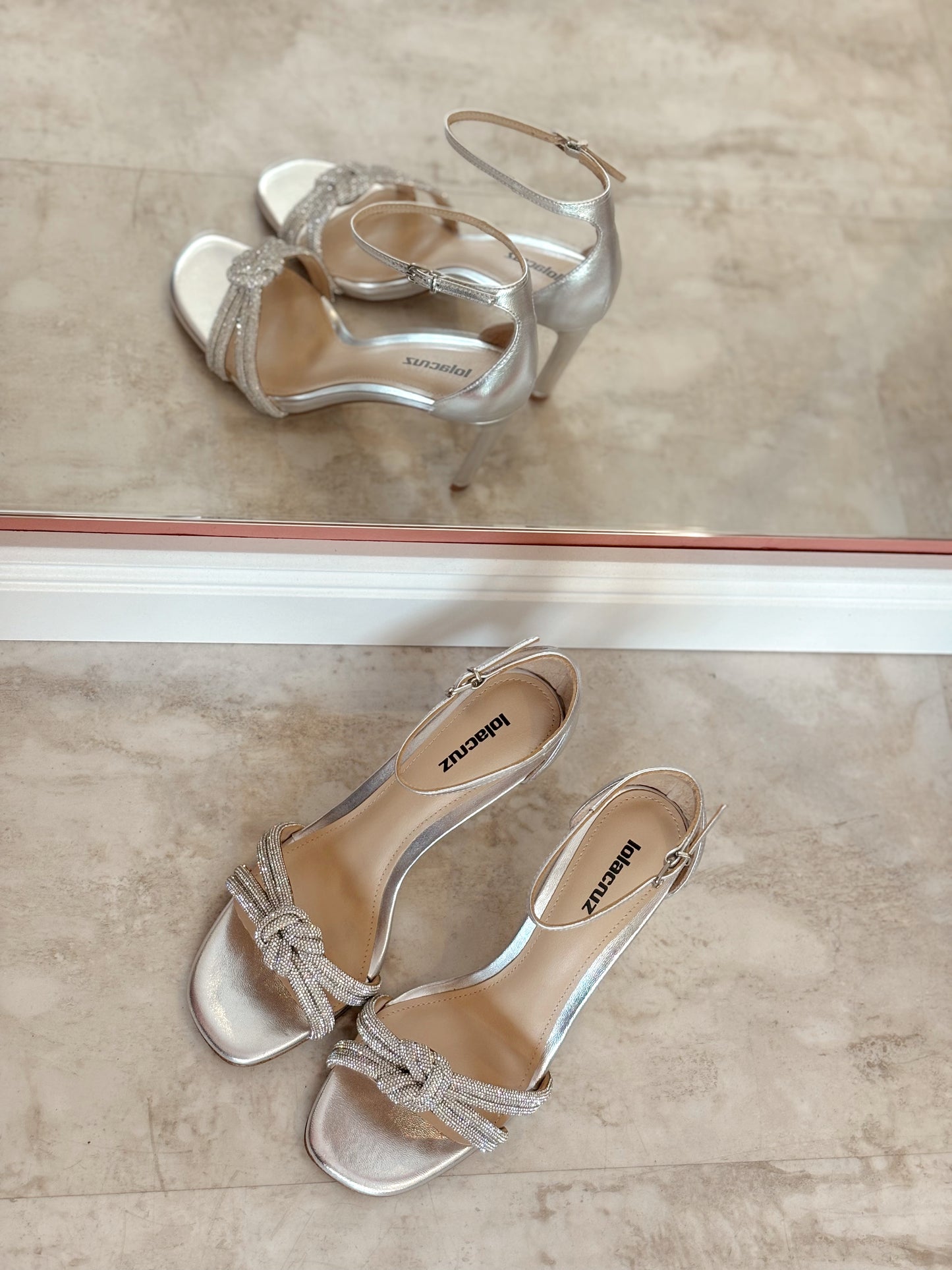 MAMOLA SILVER HEEL
