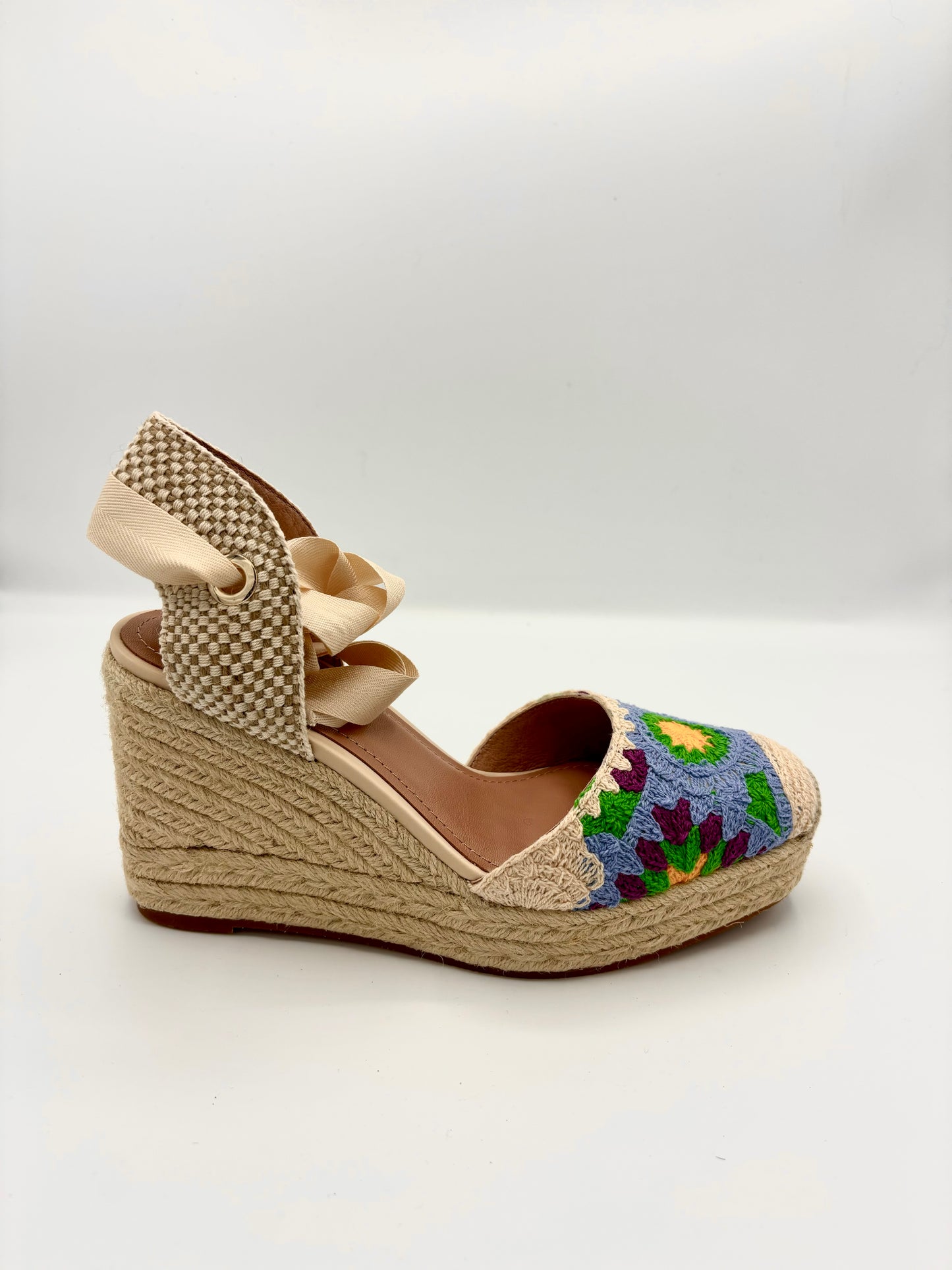 LEATHER ESPADRILLES CROCHET DESIGN