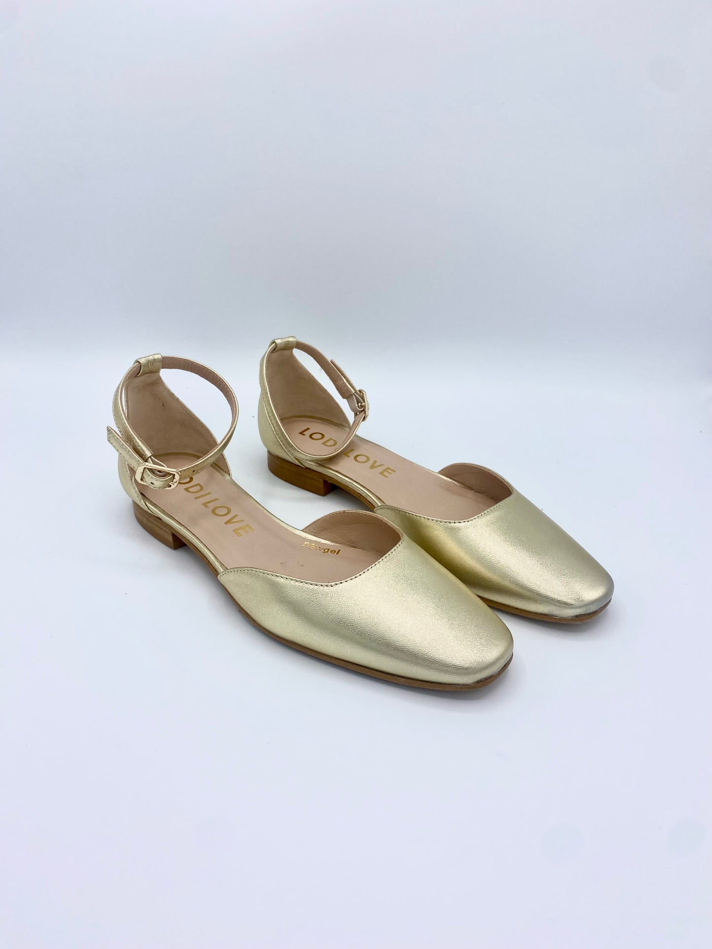 COSMOS BALLERINA GOLD