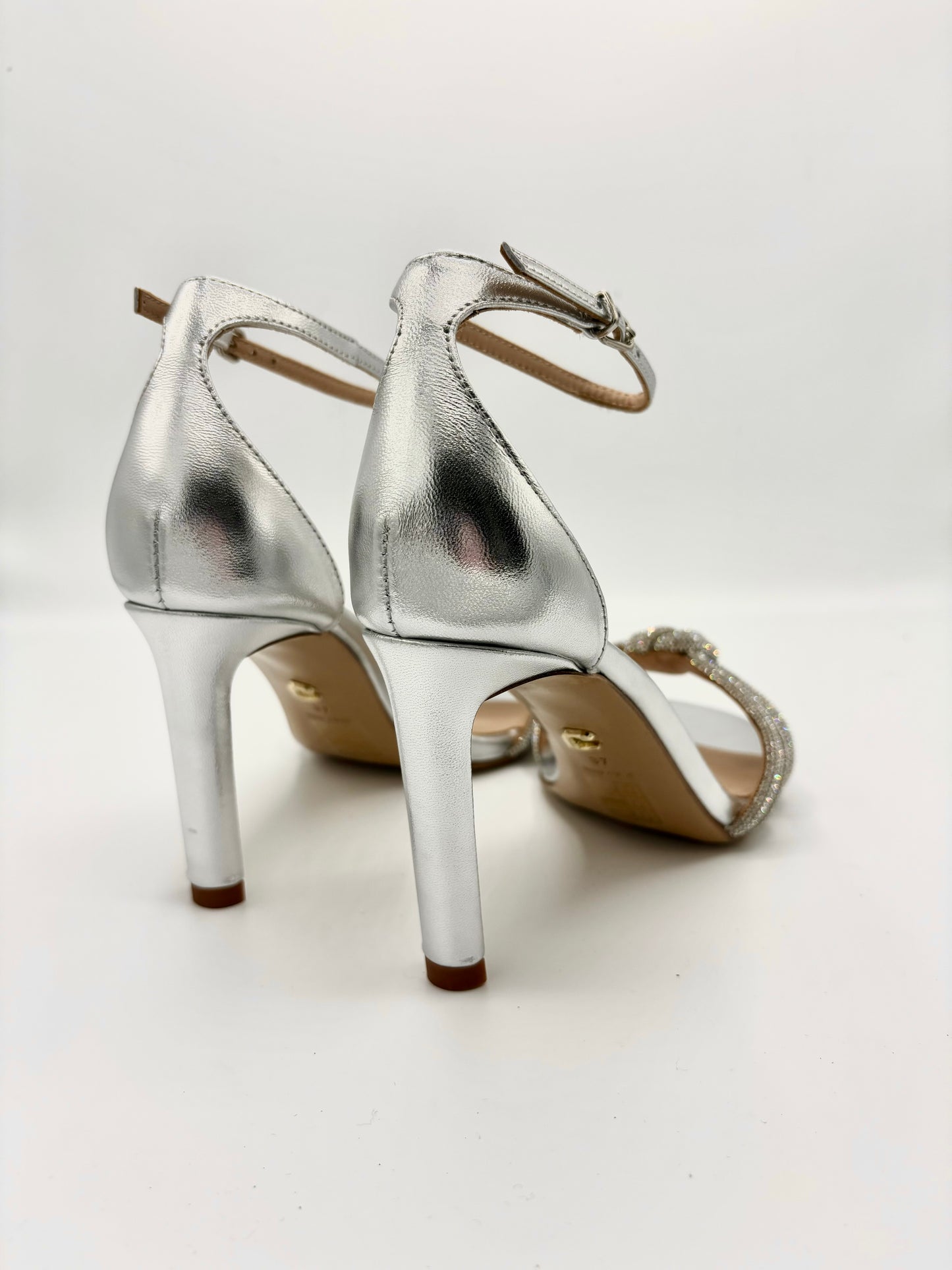 MAMOLA SILVER HEEL
