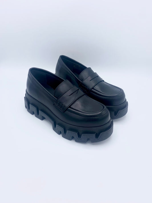 STELLA BLACK LEATHER LOAFERS