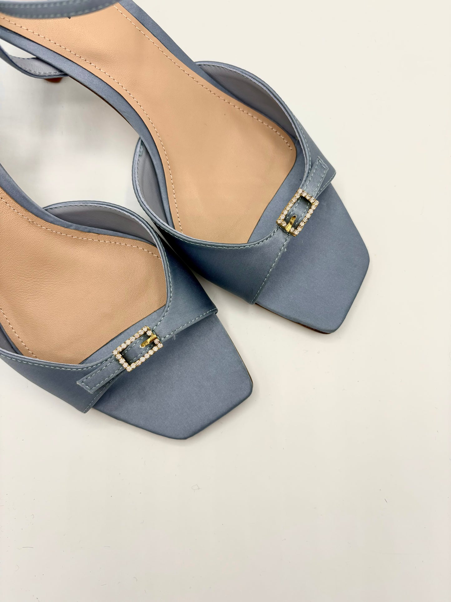 SHINY BLUE SATIN HEEL