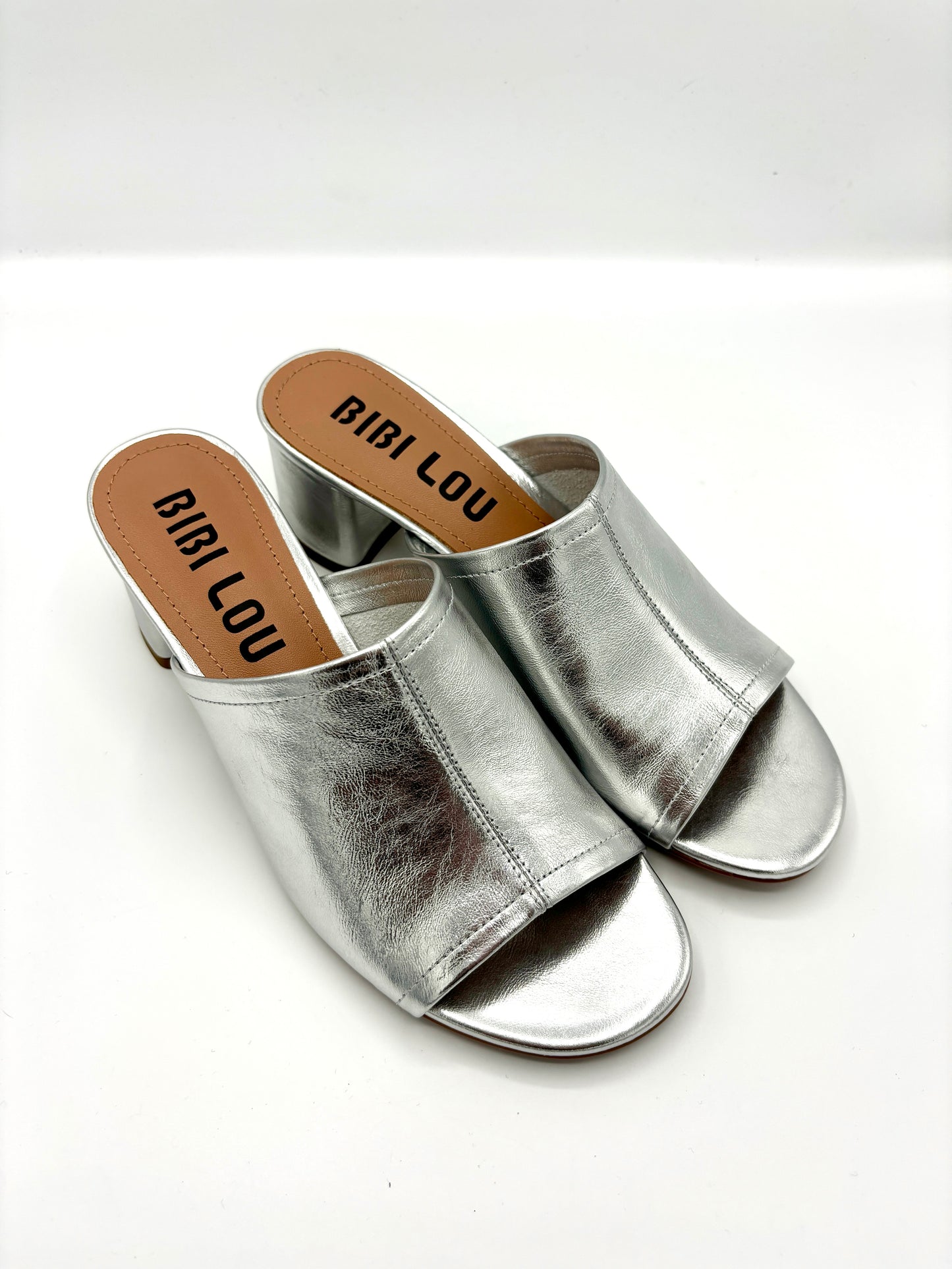 CREASED LEATHER MULE SILVER