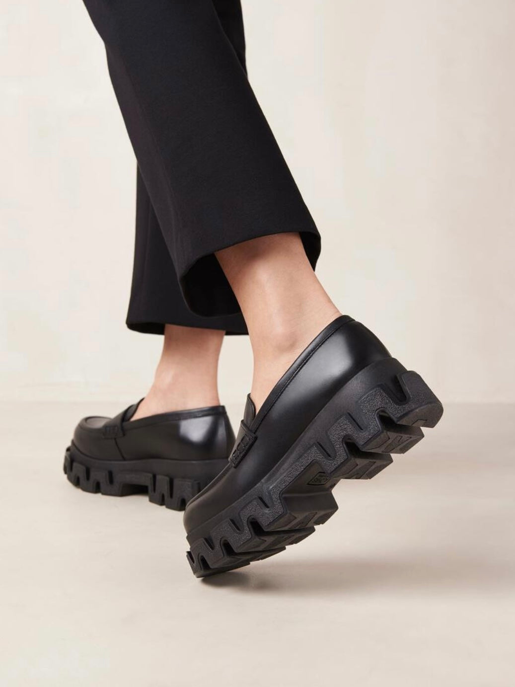 STELLA BLACK LEATHER LOAFERS