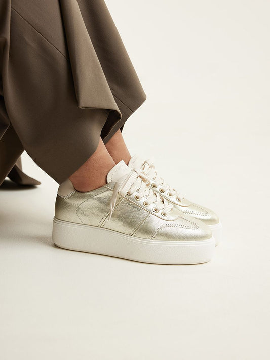 NUBIKK ELISE WING SNEAKER GOLD METALLIC SHINY
