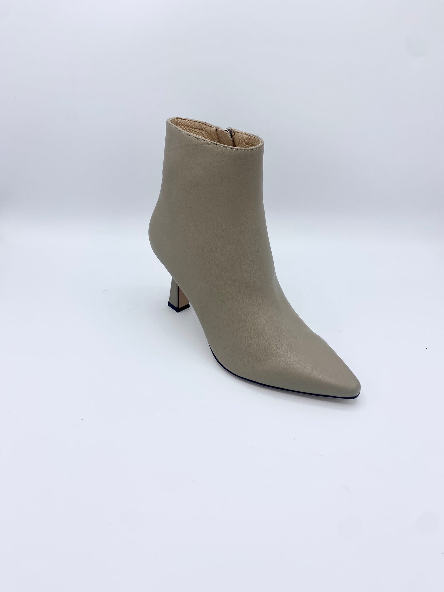 ANTONIETA HIGH BOOT TAUPE LEATHER