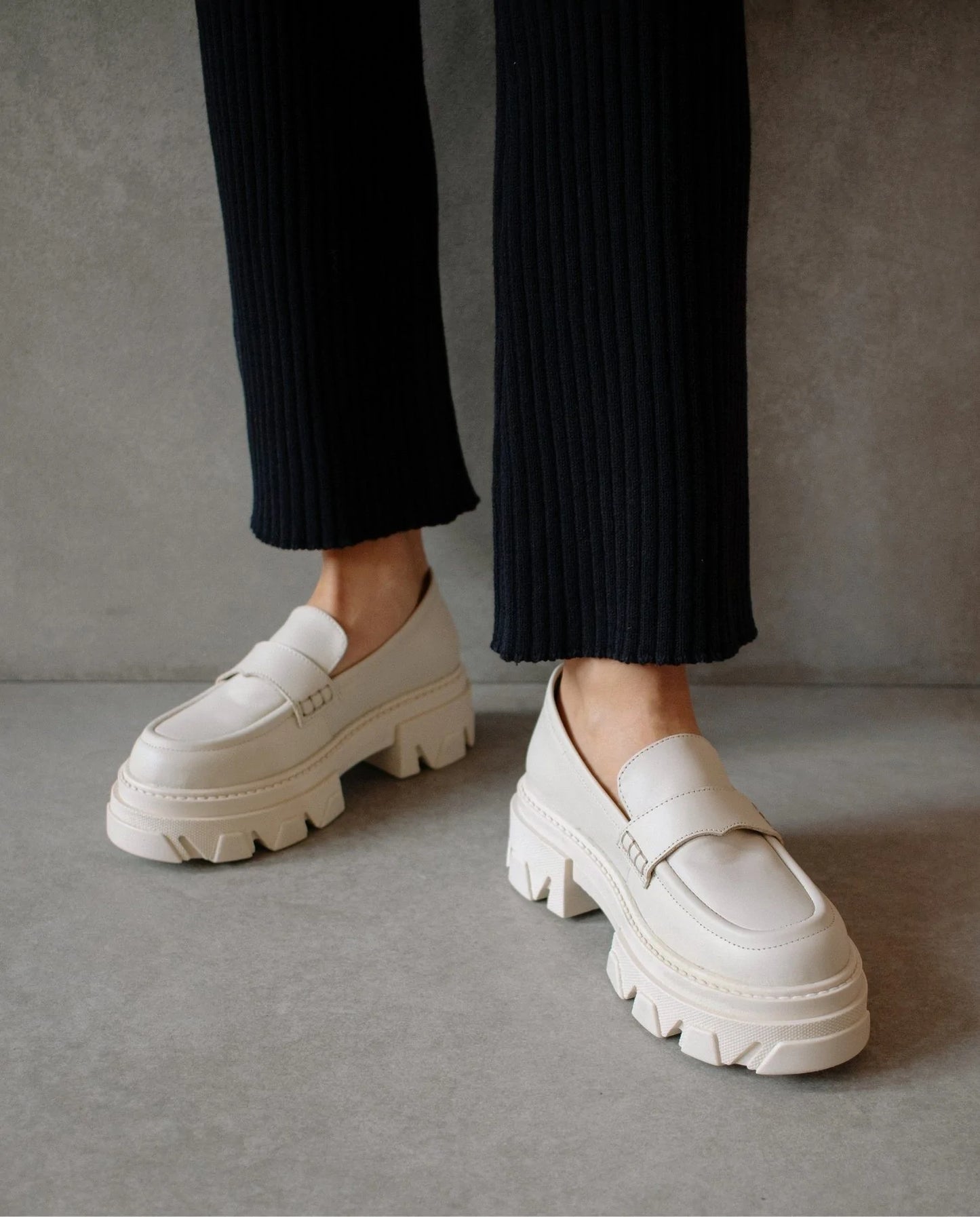 TRAILBLAZER IVORY CREAM LEATHER LOAFER