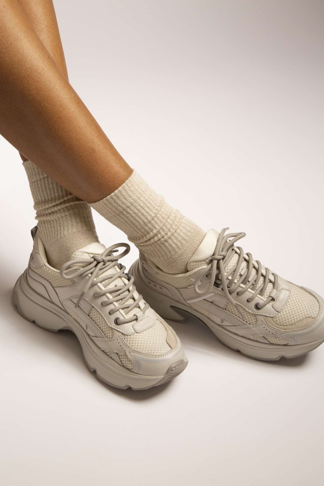 NOVA SOCKS BEIGE GLITTER