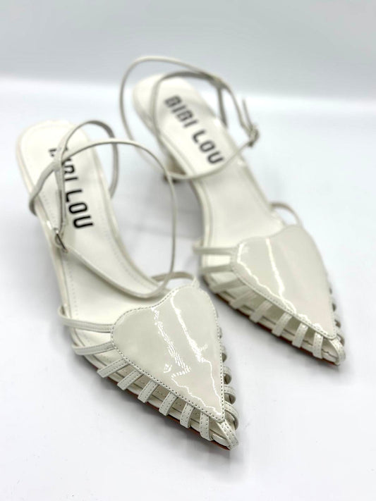 MAY PUMPS WHITE HEART