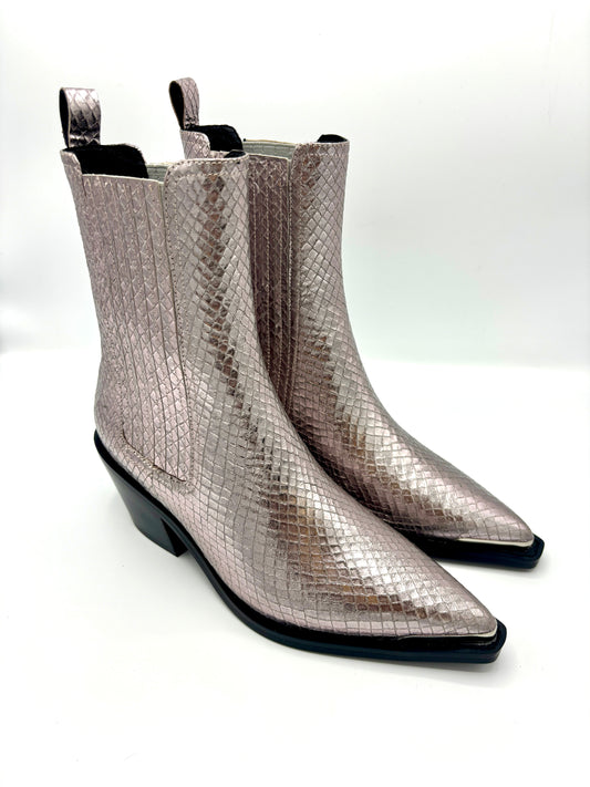 METALLIC ROSÉ SNAKE WESTERN BOOT