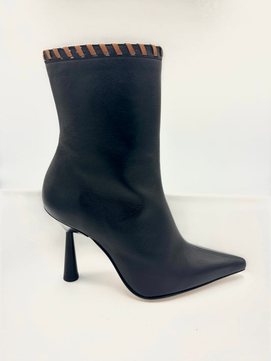 LEO ANKLE BOOTS BLACK