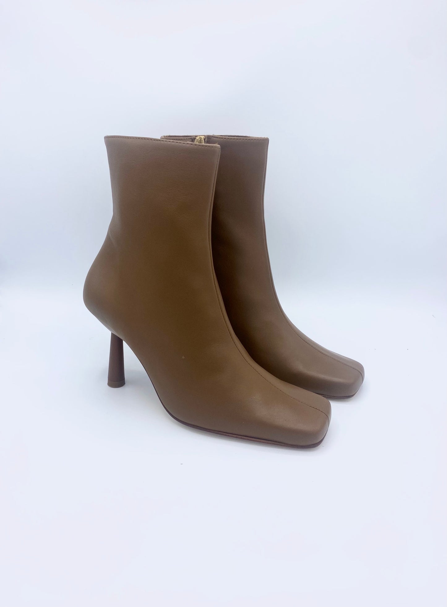 FRAPPÉ CAMEL LEATHER ANKLE BOOTS