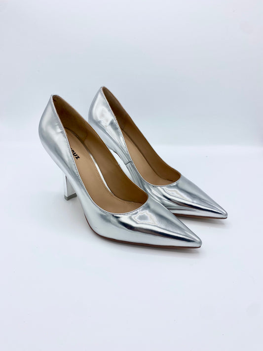 SHINY SILVER PUMP