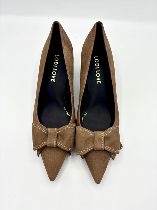 LODI KALA BOW PUMP TAUPE BEIGE