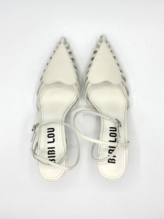 MAY PUMPS WHITE HEART