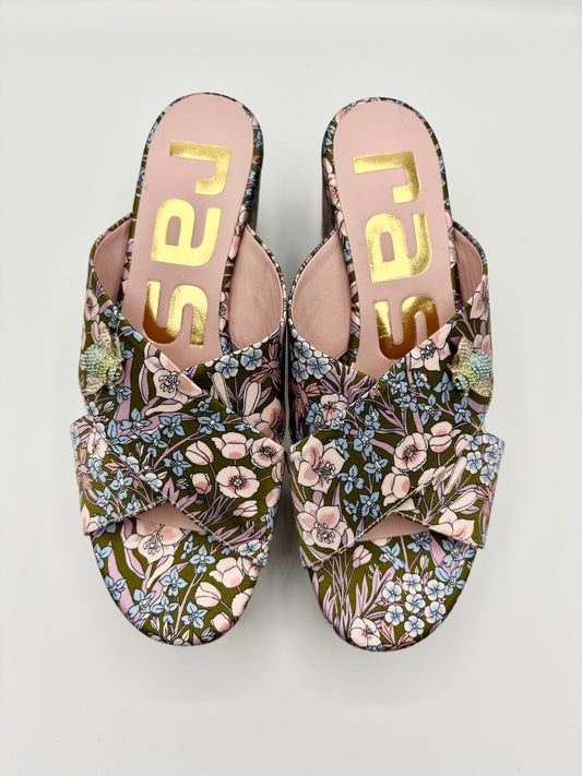LIBERTY NUDE WEDGES