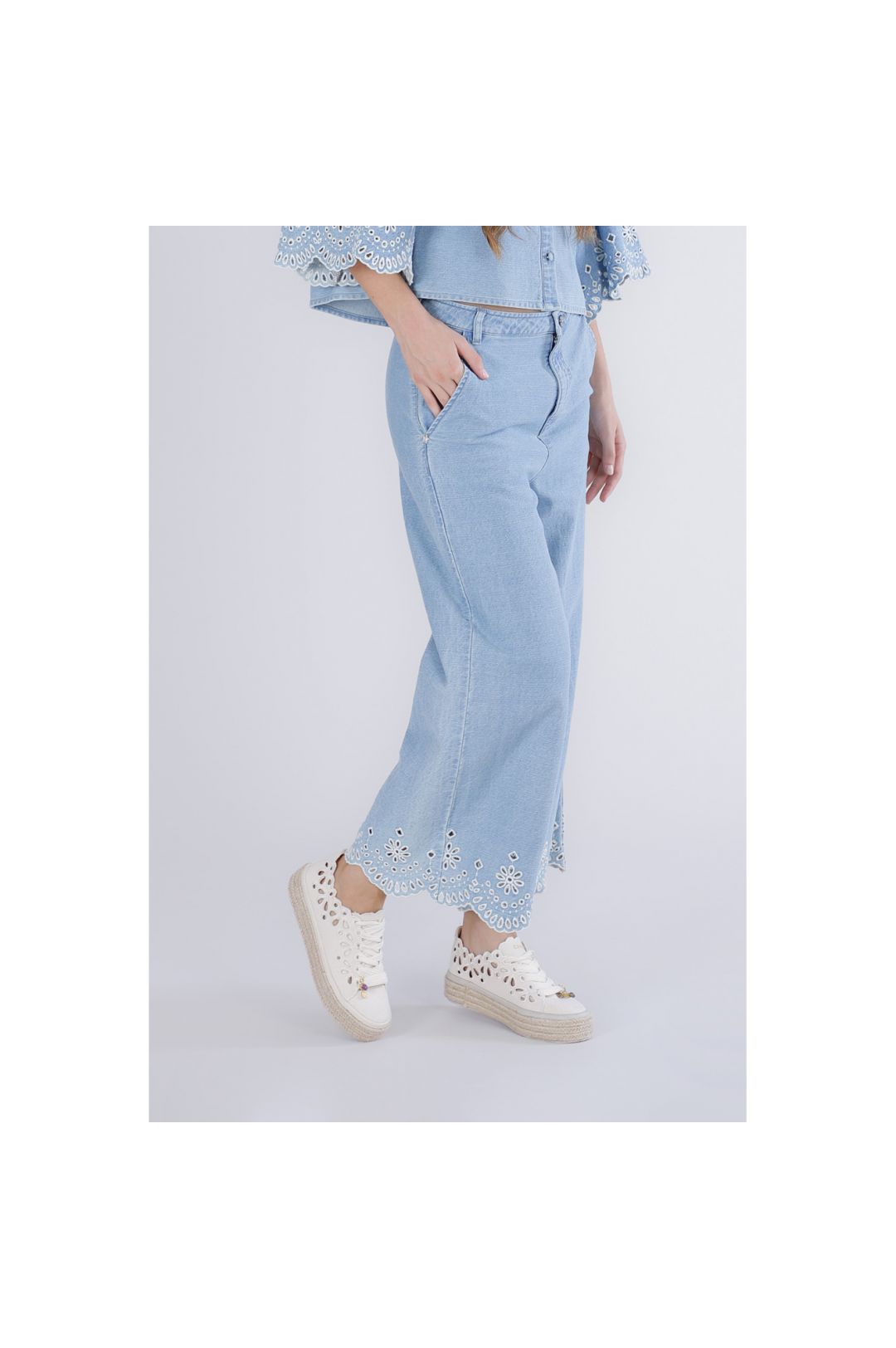 DENIM PANTS WIDE FLOWERS