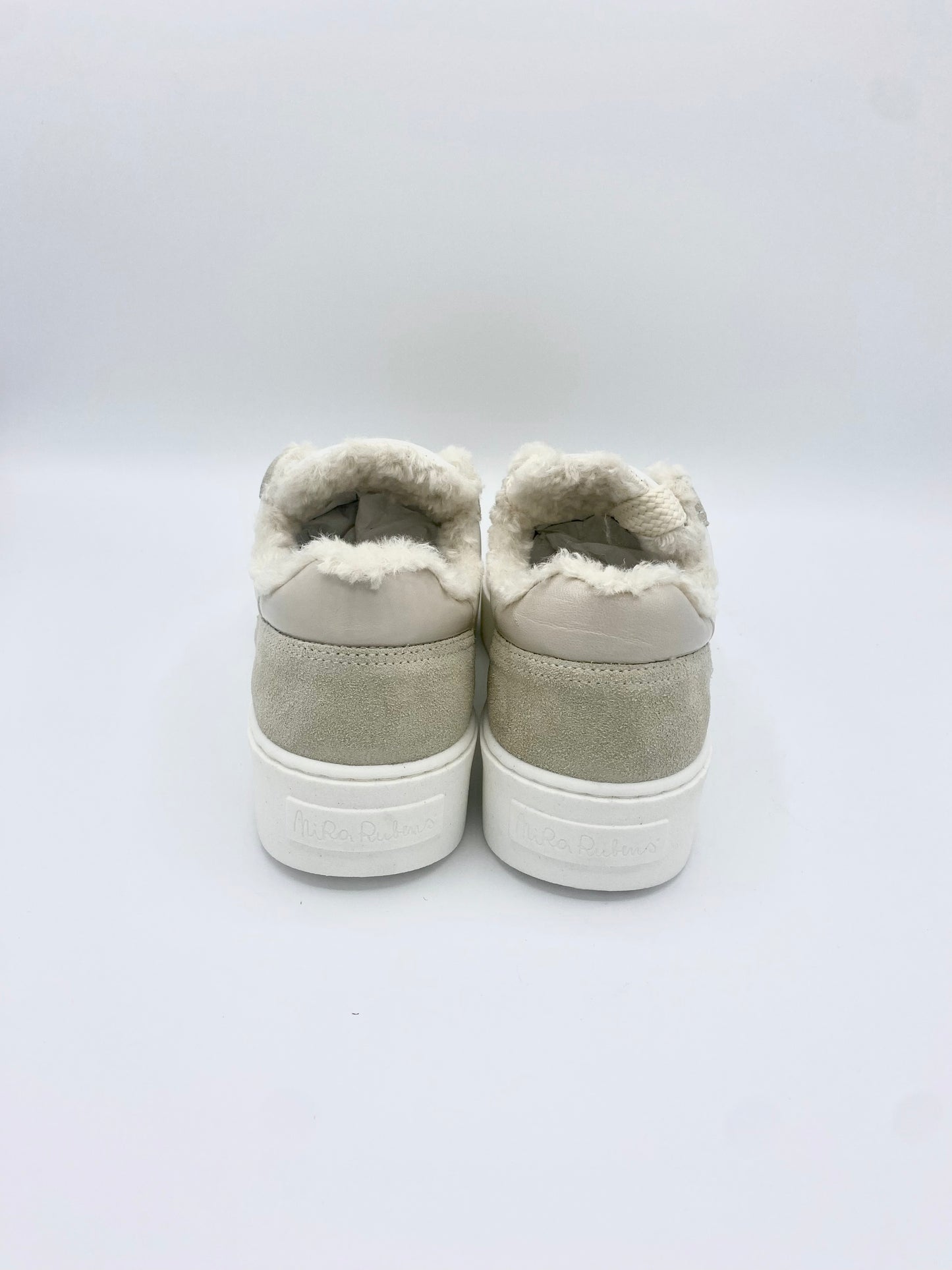 SNEAKER ALMOND TEDDY BEAR