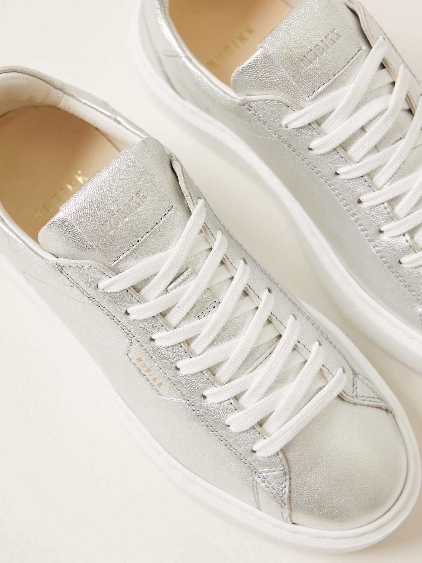 VINCE SNEAKER METALLIC SILVER