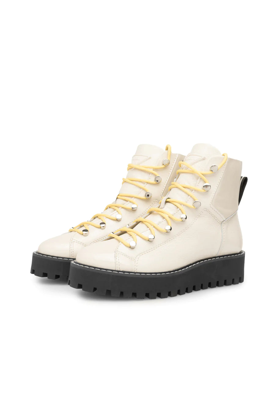 VERONA PATENT LEATHER OFF WHITE BOOTS