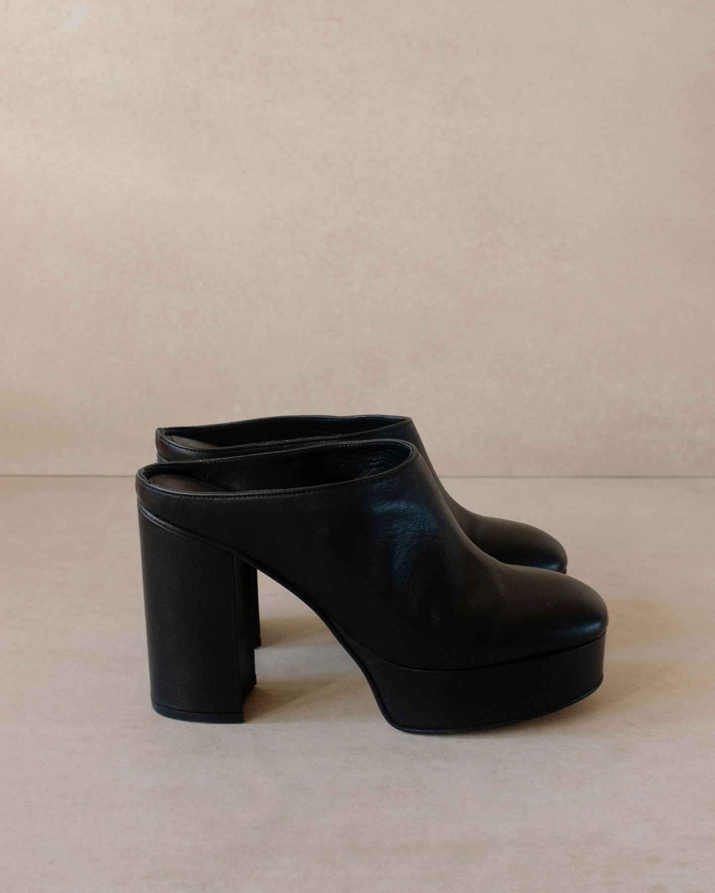 CLOCK OUT BLACK HIGH LEATHER MULE