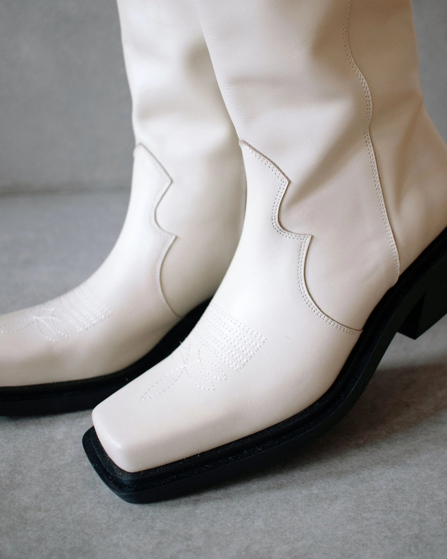CATTLE IVORY CREAM WESTERN BOOT